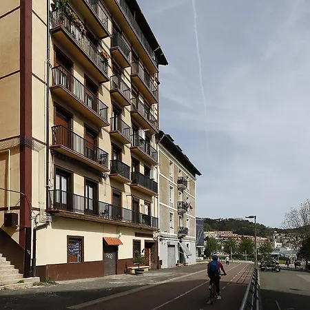 In Donostia Well Connected Downtown Appartamento